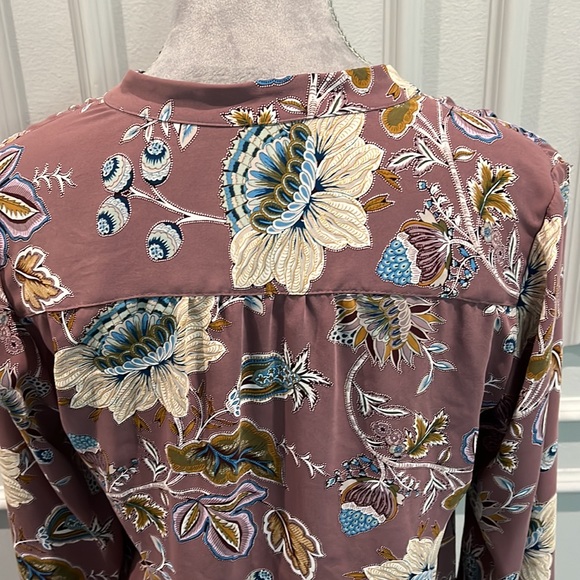 Beautiful Ruffle Blouse - Picture 7 of 12